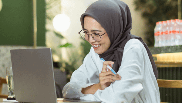 Virtual Assistant Di Indonesia: Seberapa Besar Gaji Mereka? - Liv.it